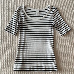 H&M fitted tee size small